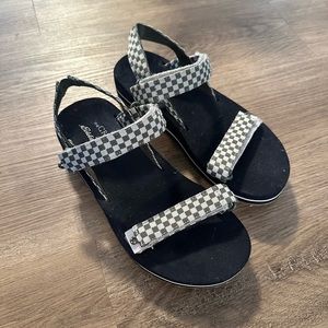 The great Eddie Bauer sandals